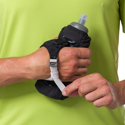 Nathan Pinnacle Insulated Soft Flask - 18 fl. oz. 7