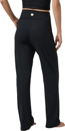 Vuori Luxe At Ease Straight Pants - Women's 2