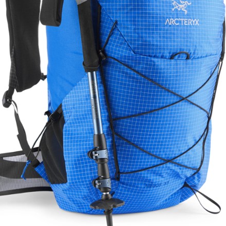 Arc'teryx Aerios 35 Pack Trekking pole attachments