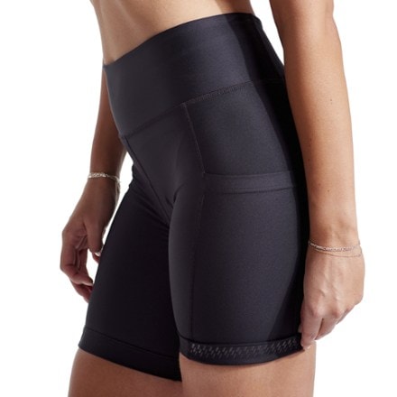 PEARL iZUMi Prospect 7" Bike Shorts - Women's 5