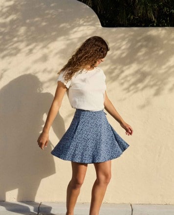Location Image of color True Navy Tonal Print
