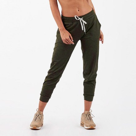 vuori womens joggers