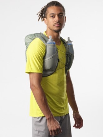 Salomon Active Skin 8 Hydration Vest 1