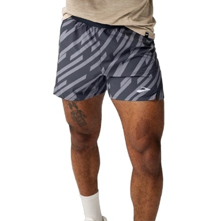 Brooks Journey 5" Shorts - Men's 1