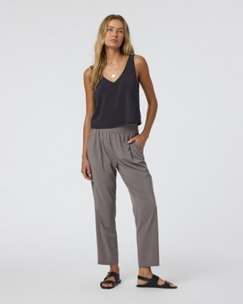 Vuori Villa Cropped Tank Top - Women's 3