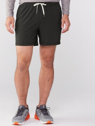 Vuori Kore Shorts - Men's 7.5" Inseam 1