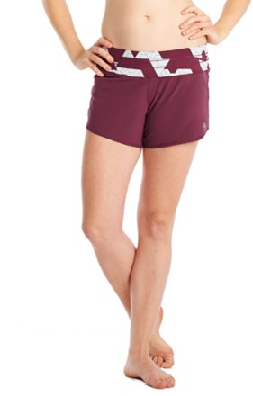 oiselle roga shorts