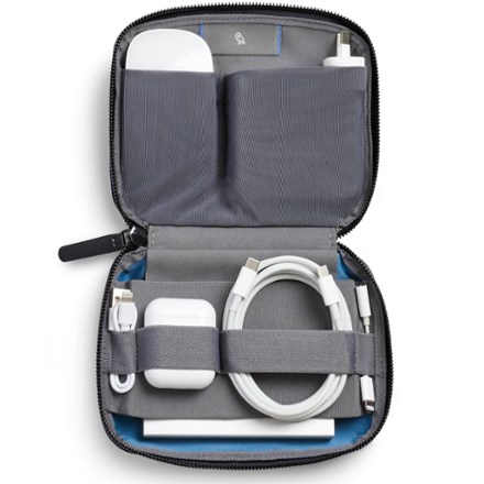 Bellroy Tech Kit Compact Pouch 4