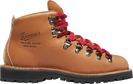 hiking style boots womens