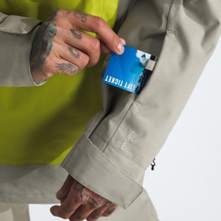 The North Face Driftview Anorak - Men's 7