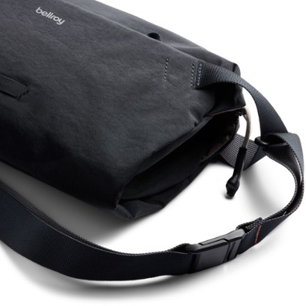 Bellroy Lite Sling 7 L 3