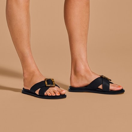 OluKai La'i Slides - Women's 4