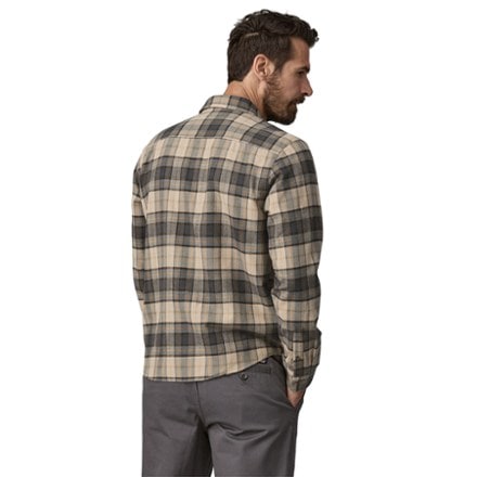 Patagonia Long-Sleeve Cotton in Conversion Fjord Flannel Shirt - Men's 2