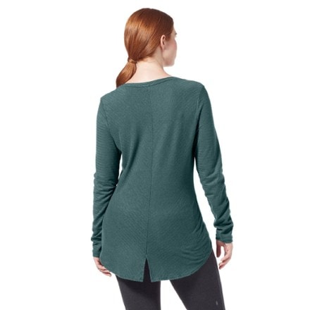 On Body Image of color Sea Pine