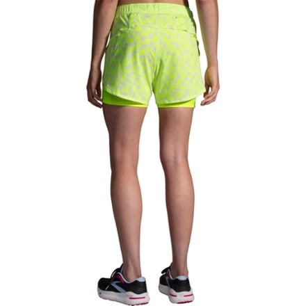 Brooks Chaser 5" 2-in-1 Shorts - Women's 2