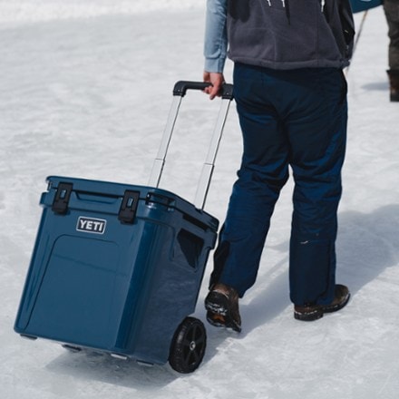 YETI Roadie 48 Wheeled Cooler 8