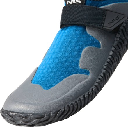 Rei store aqua socks