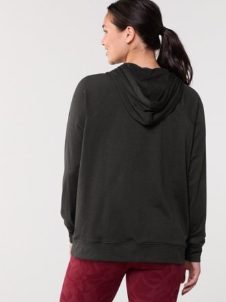 Vuori Halo Oversize Hoodie - Women's 2