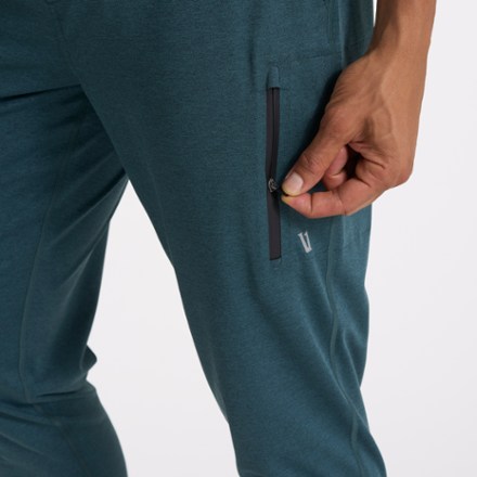 Vuori Sunday Performance Jogger – Take It Outside