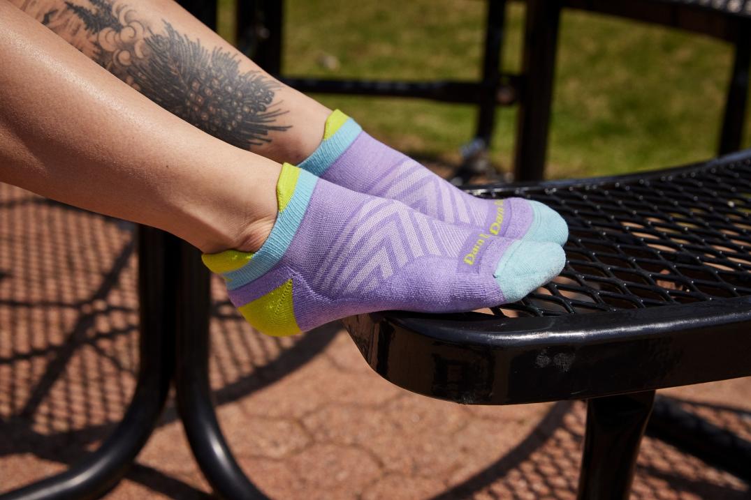Location Image for Run No-Show Tab Ultralightweight Cushion Socks - Women's