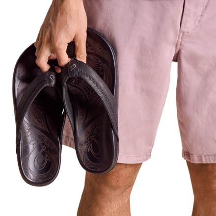 OluKai Hiapo Flip-Flops - Men's 4