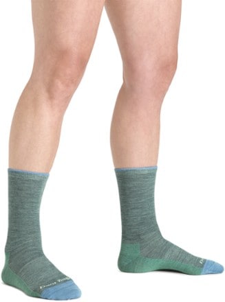 Darn Tough Solid Basic Crew Lightweight Lifestyle Socks - Women's 1