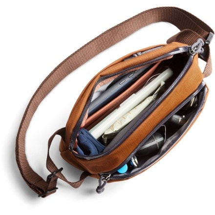 Bellroy Venture Sling 2.5 L 4