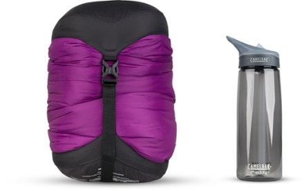 Sea to Summit Quest 30 F Synthetic Sleeping Bag - Women's BLACKBERRY/GRAPE (Water bottle not included)