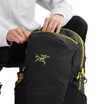 Arc'teryx Mantis 16 Pack 7