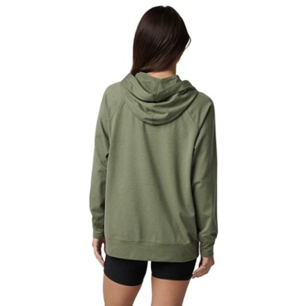 Vuori Halo Oversize Hoodie - Women's 2