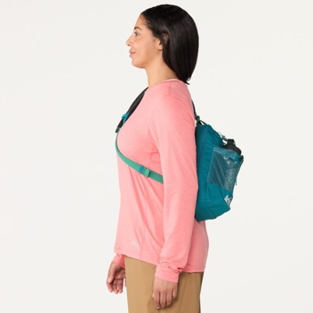REI Co-op Trailmade Hydration Sling 2
