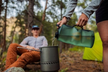 HydraPak Seeker 2L Collapsible Water Container - 70 fl. oz. 3