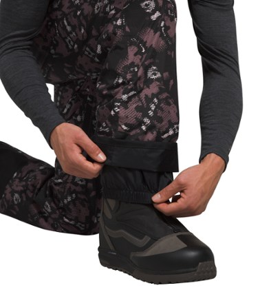 The North Face Freedom Bib Snow Pants - Men's 4