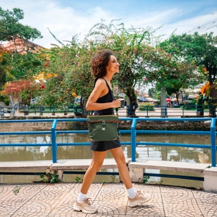 Sherpani Viso Tote Crossbody Bag - Women's 8