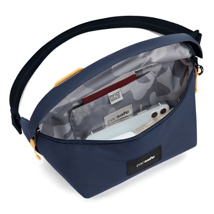 Pacsafe GO Sling Pack 8