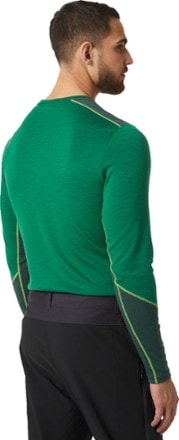 Helly Hansen LIFA Merino Midweight Crew Base Layer Top - Men's 2