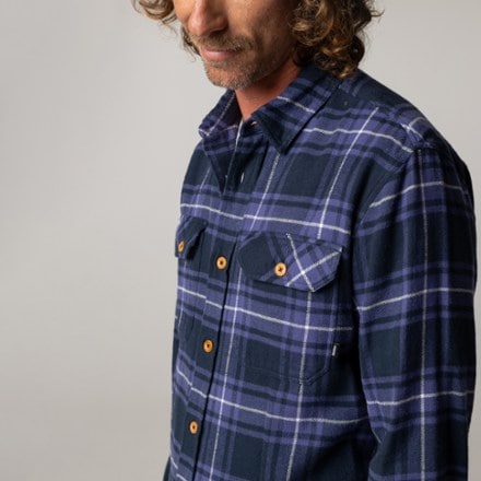 Finisterre Beardsmore Shirt - Men's 5