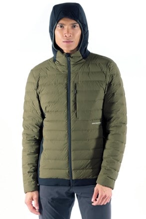 Downstream insulated outlet jacket