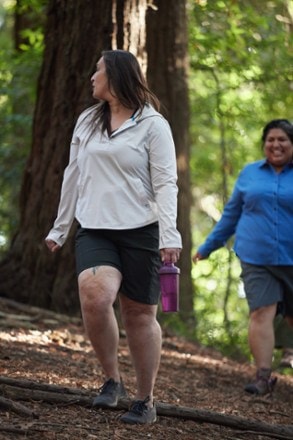 Alpine Parrot Cypress Shorts - Women's 7