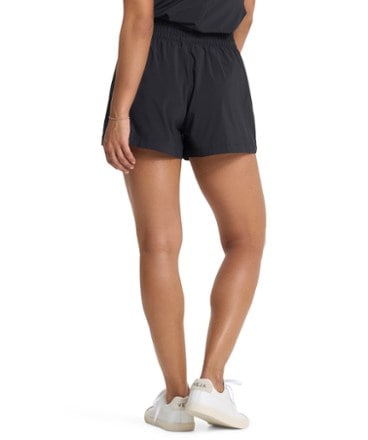 Vuori Villa Shorts - Women's 1