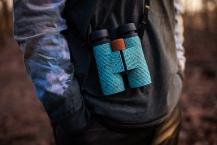 Nocs Provisions Nocs Provisions x Bird Collective Field Issue 8 x 32 Binoculars 10