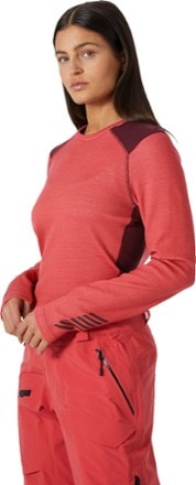 Helly Hansen LIFA Merino Midweight Crew Base Layer Top - Women's 1