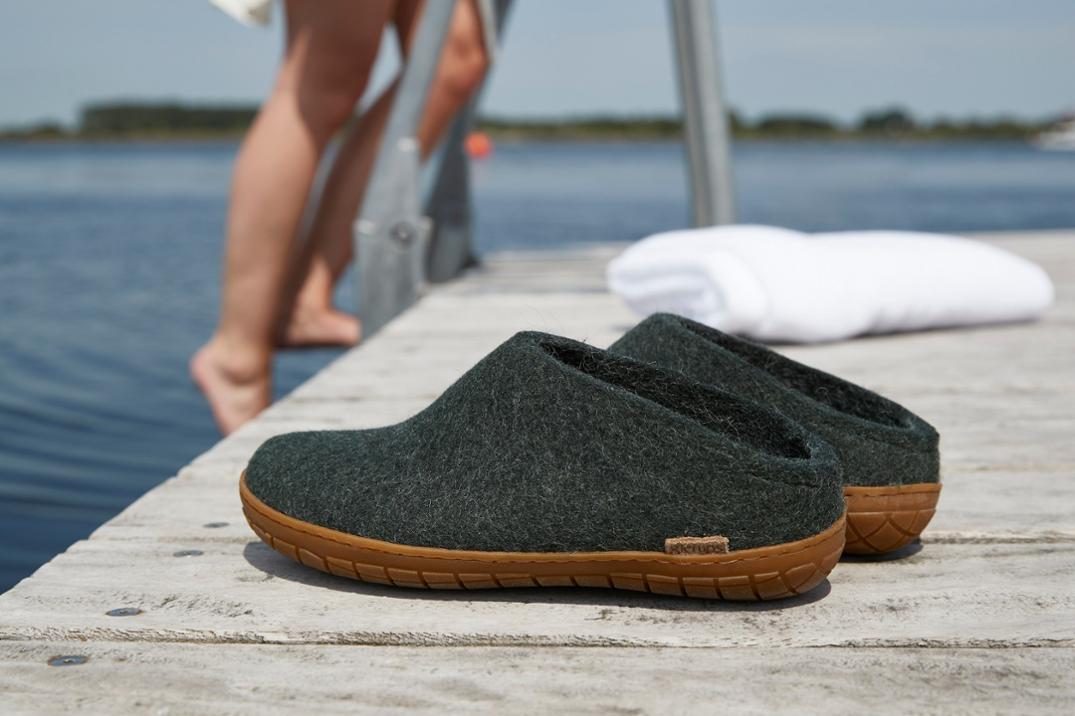 Location Image for Model BR Slip-On Slippers - Men's