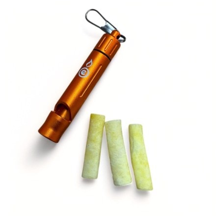 outdoor element Wombat Whistle/Fire Tinder Vial Kit 2