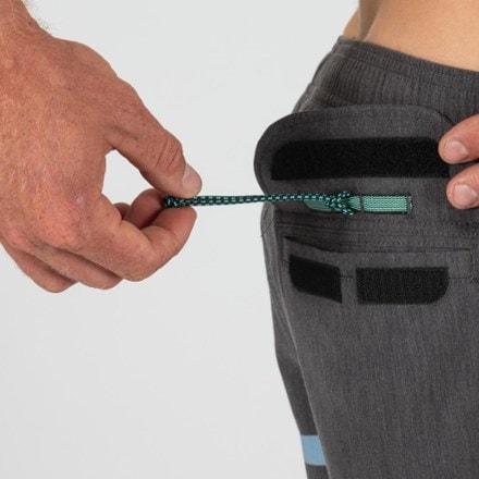 VISSLA Sumner 16.5" Volley Shorts - Men's 8