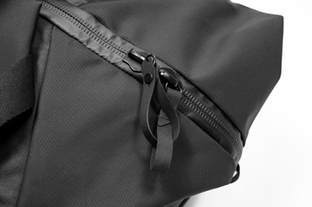 Peak Design Travel Duffelpack - 65 L 7