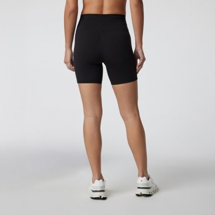 Vuori Daily 5" Shorts - Women's 2