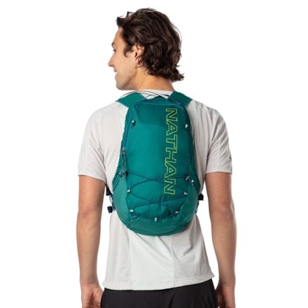 Nathan Crossover 10 Liter Hydration Pack 1