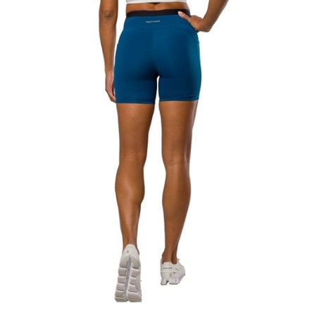 Nathan Crossover Shorts 2.0 - Women's 2