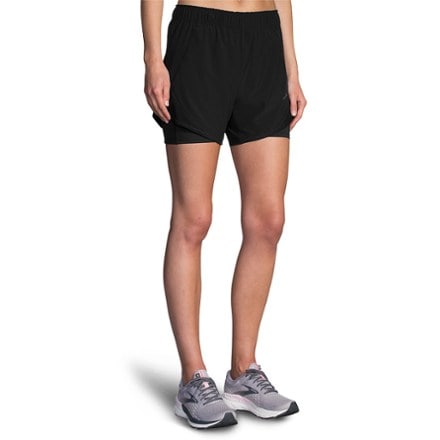 Brooks Chaser 5" 2-in-1 Shorts - Women's 1